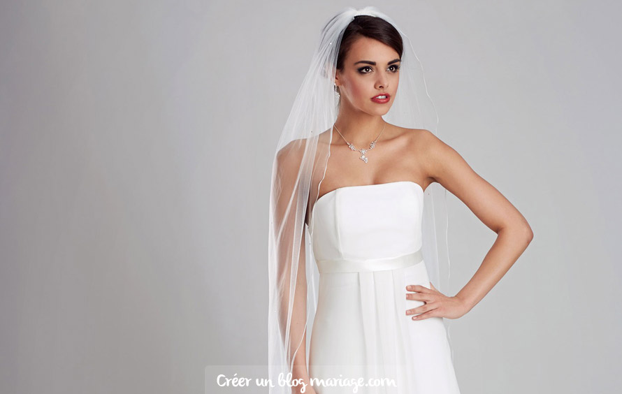 Monté sur un peigne ou un diadème, l’accessoire de mariage incontournable vient parfaire une tenue minimaliste, pour un ensemble d’une élégance hors paire.